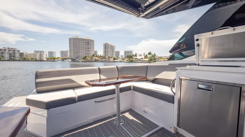 Slide: The Image of Cruisers 38 GLS 2021 - 69