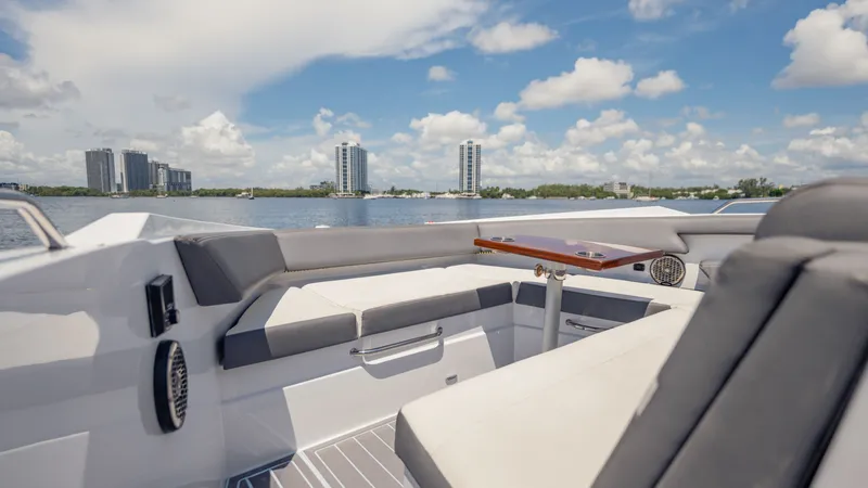 Slide: The Image of Cruisers 38 GLS 2021 - 72