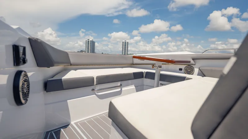 Slide: The Image of Cruisers 38 GLS 2021 - 73