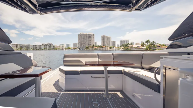 Slide: The Image of Cruisers 38 GLS 2021 - 80