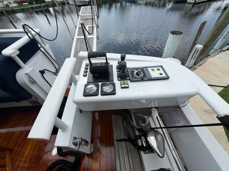Slide: The Image of Moonen 83' Motor Yacht 1995 - 16