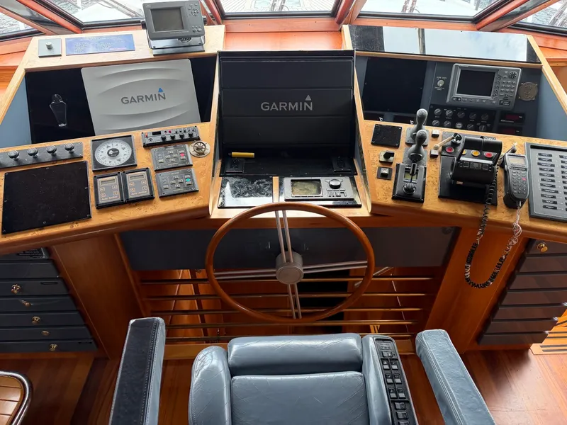 Slide: The Image of Moonen 83' Motor Yacht 1995 - 31