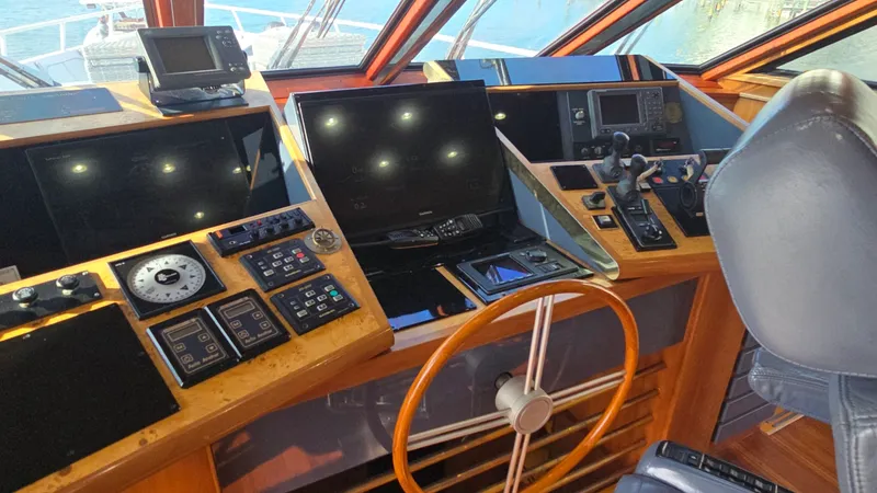 Slide: The Image of Moonen 83' Motor Yacht 1995 - 29