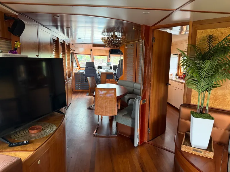 Slide: The Image of Moonen 83' Motor Yacht 1995 - 1