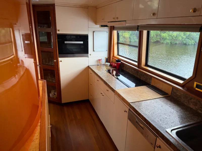 Slide: The Image of Moonen 83' Motor Yacht 1995 - 22