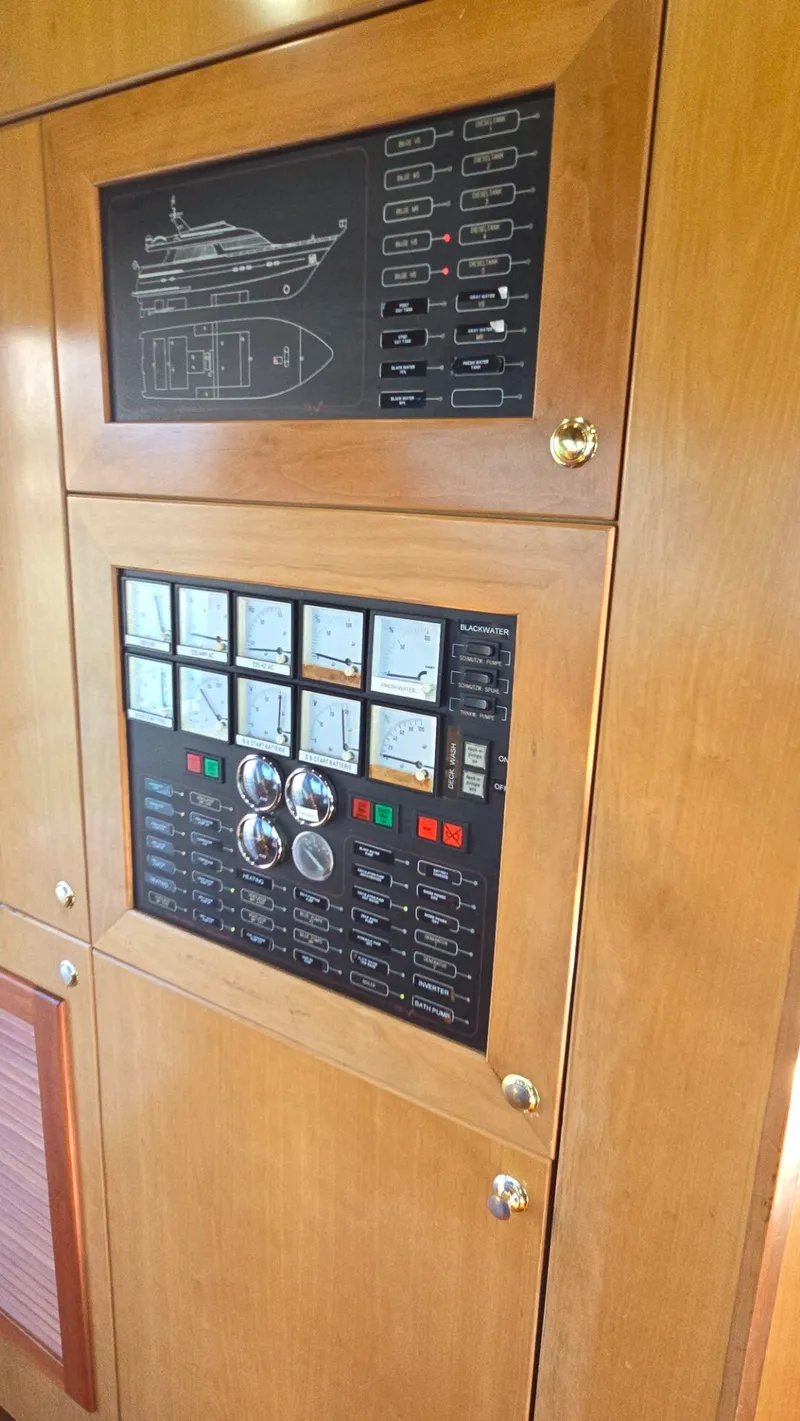 Slide: The Image of Moonen 83' Motor Yacht 1995 - 32