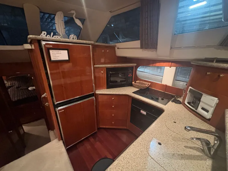 Slide: The Image of Carver Yachts 506 Motor Yacht 2001 - 10