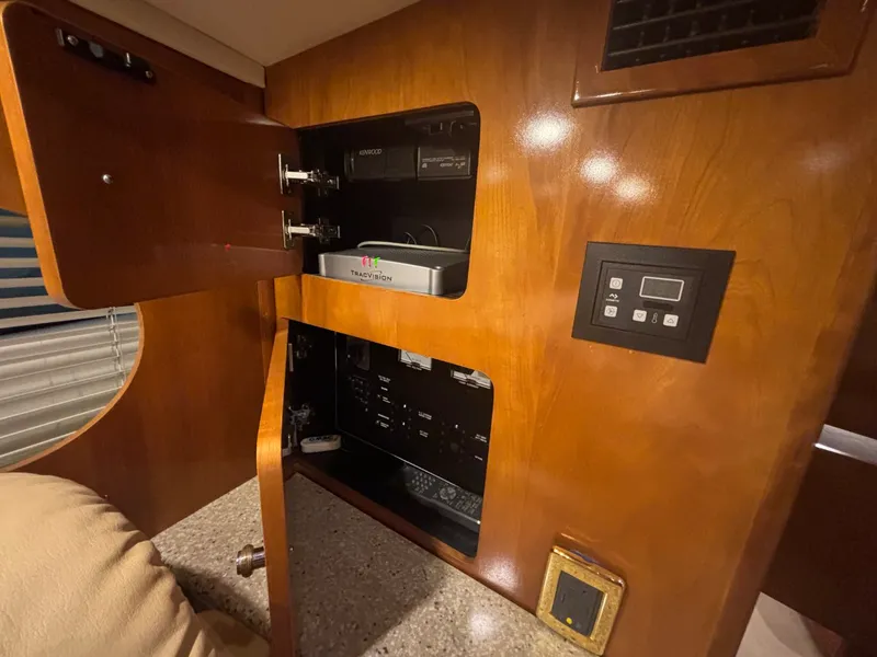 Slide: The Image of Carver Yachts 506 Motor Yacht 2001 - 34