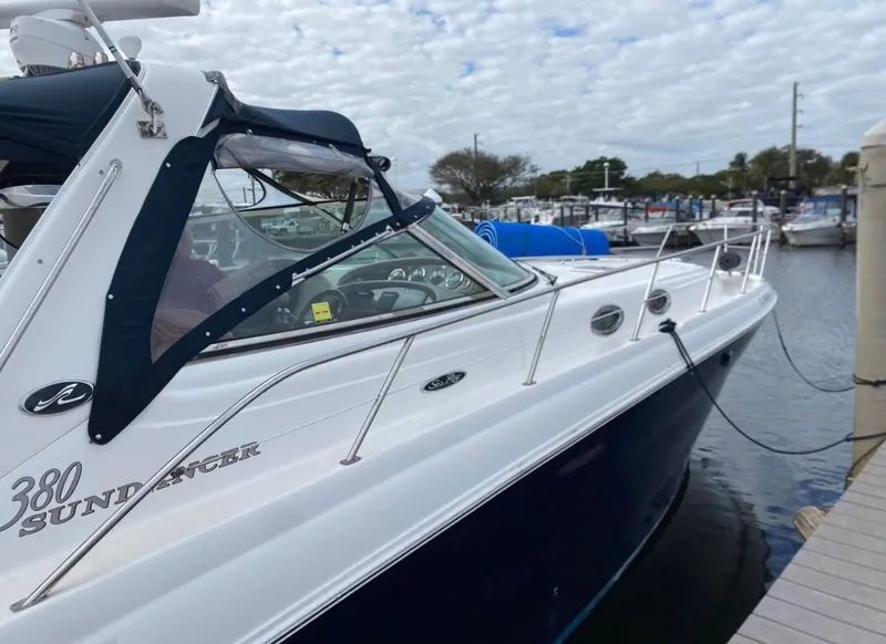 Slide: The Image of Sea Ray 380 Sundancer 2004 - 10