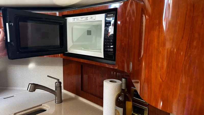 Slide: The Image of Sea Ray 380 Sundancer 2004 - 14