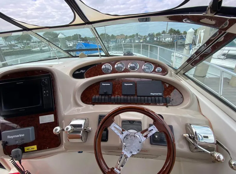 Slide: The Image of Sea Ray 380 Sundancer 2004 - 6