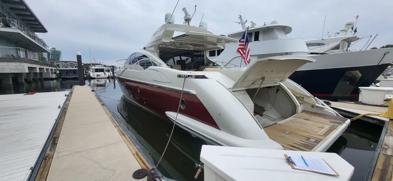 Slide: The Image of Azimut 68S 2007 - 16
