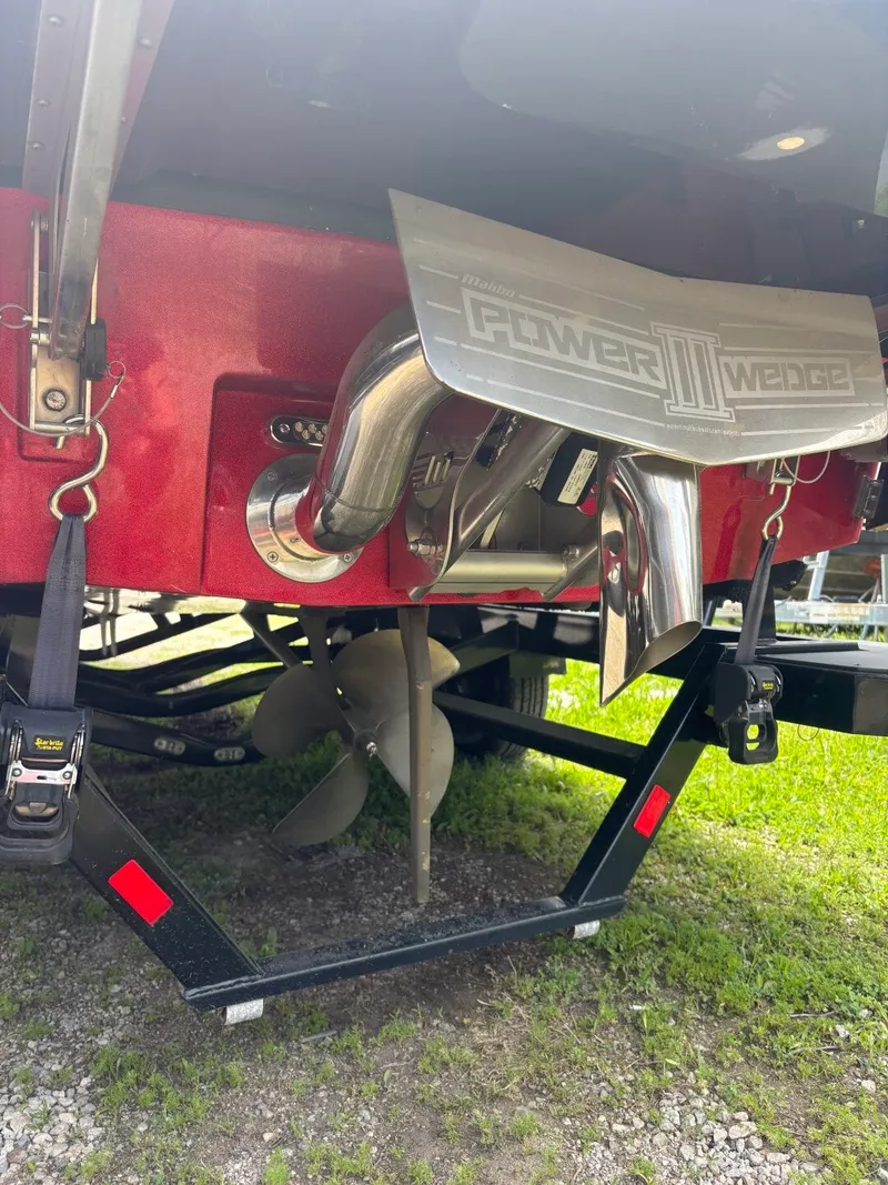 Slide: The Image of Malibu Wakesetter 24 MXZ 2021 - 12