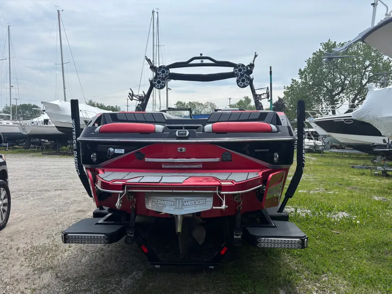 Slide: The Image of Malibu Wakesetter 24 MXZ 2021 - 11