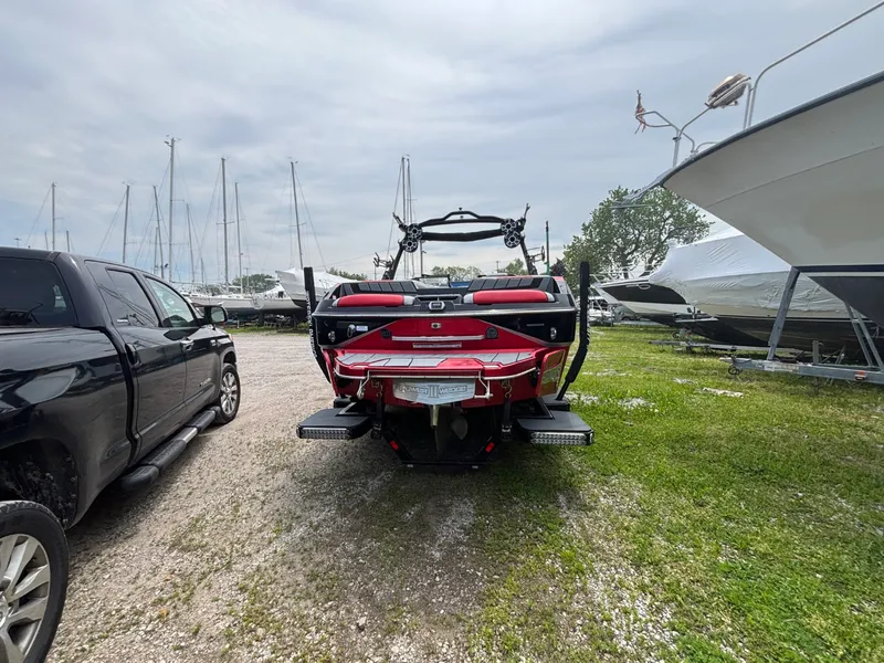 Slide: The Image of Malibu Wakesetter 24 MXZ 2021 - 10