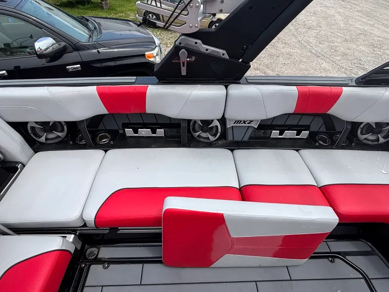 Slide: The Image of Malibu Wakesetter 24 MXZ 2021 - 20