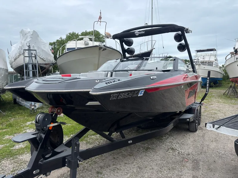 Slide: The Image of Malibu Wakesetter 24 MXZ 2021 - 4