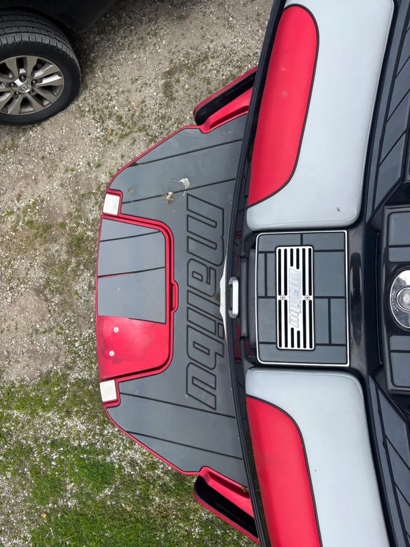 Slide: The Image of Malibu Wakesetter 24 MXZ 2021 - 26