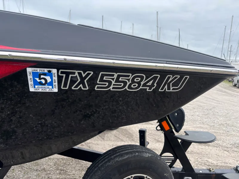 Slide: The Image of Malibu Wakesetter 24 MXZ 2021 - 7