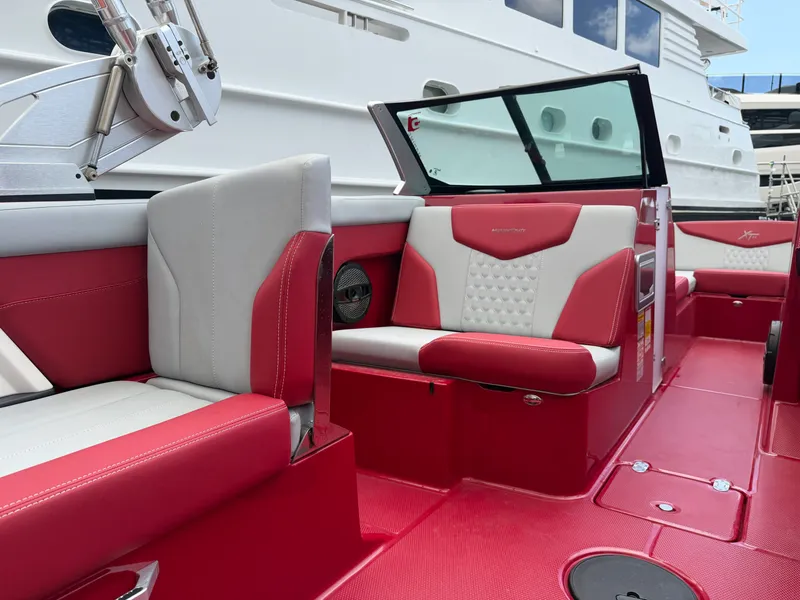 Slide: The Image of Mastercraft X24 2023 - 14
