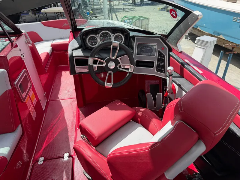 Slide: The Image of Mastercraft X24 2023 - 9