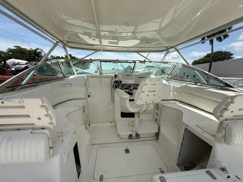 The Image of Boston Whaler 350 Defiance 2002 - 0