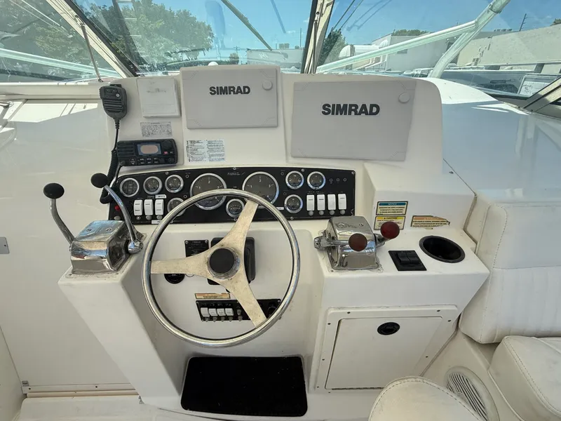 Slide: The Image of Boston Whaler 350 Defiance 2002 - 15