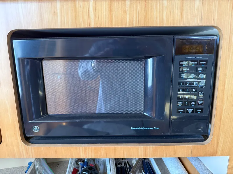 Slide: The Image of Boston Whaler 350 Defiance 2002 - 24