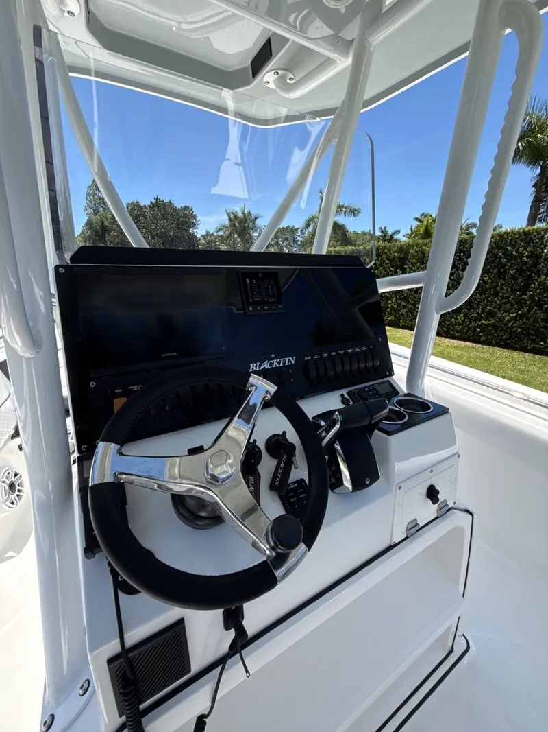 Slide: The Image of Blackfin 252CC 2022 - 50