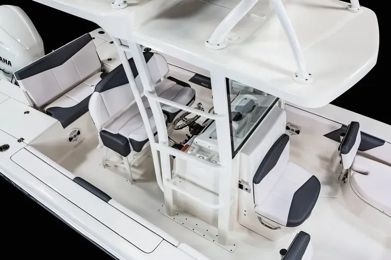 Slide: The Image of Robalo 246 Cayman 2020 - 7