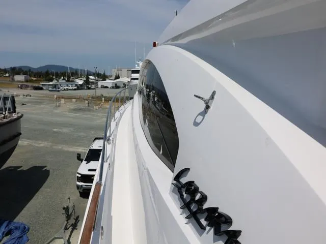 Slide: The Image of Lazzara Yachts 75 LSX 2008 - 23
