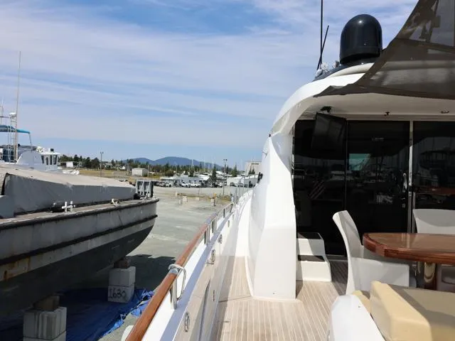 Slide: The Image of Lazzara Yachts 75 LSX 2008 - 18