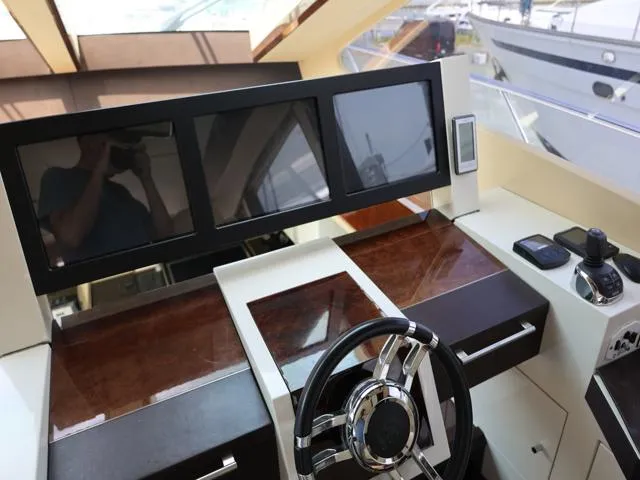 Slide: The Image of Lazzara Yachts 75 LSX 2008 - 37