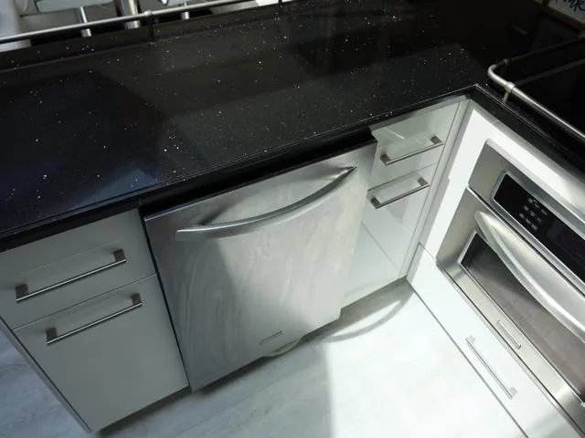 Slide: The Image of Lazzara Yachts 75 LSX 2008 - 40