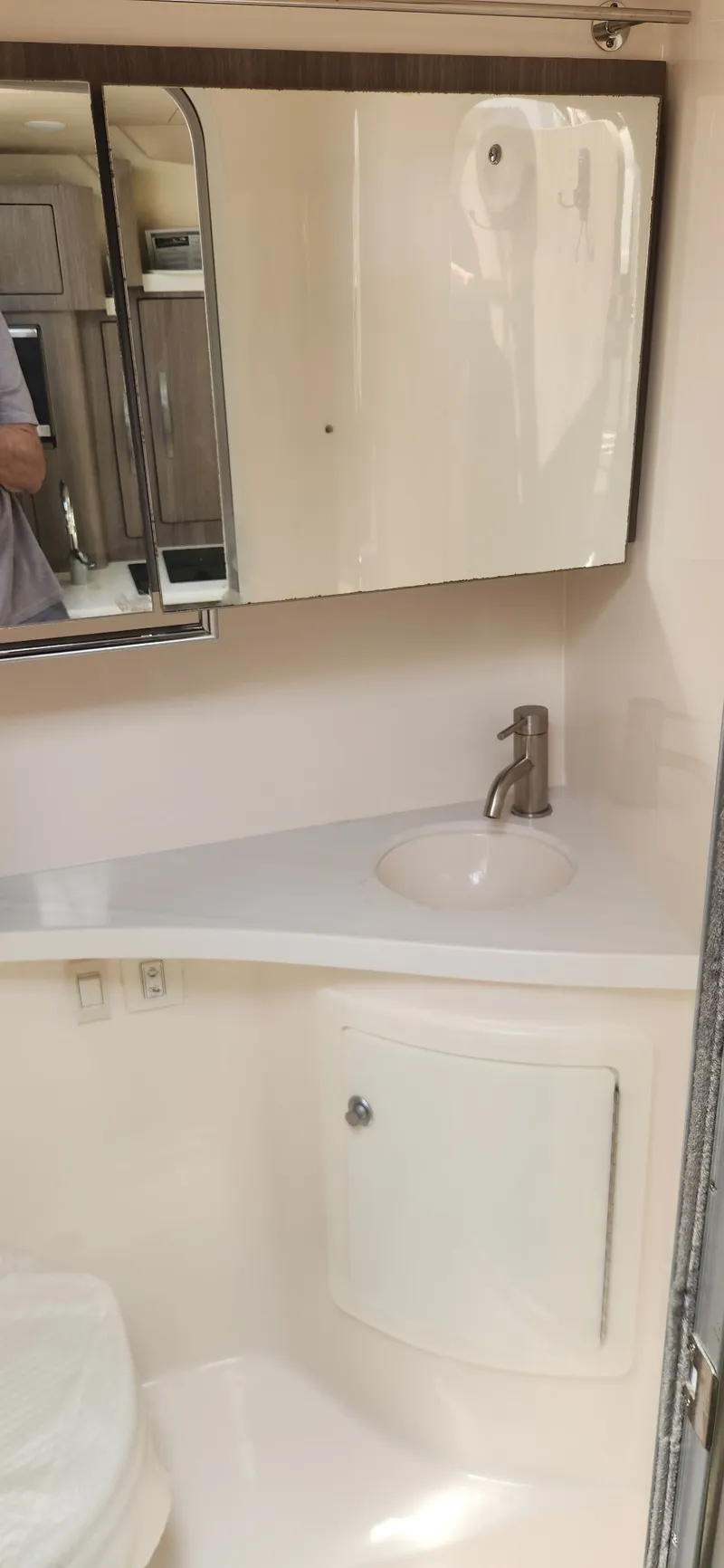 Slide: The Image of Regal 28 Express 2020 - 11