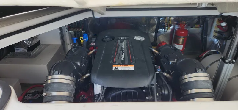 Slide: The Image of Regal 28 Express 2020 - 16