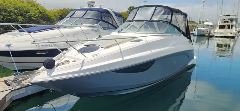 Slide: The Image of Regal 28 Express 2020 - 15