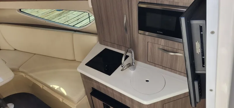 Slide: The Image of Regal 28 Express 2020 - 19