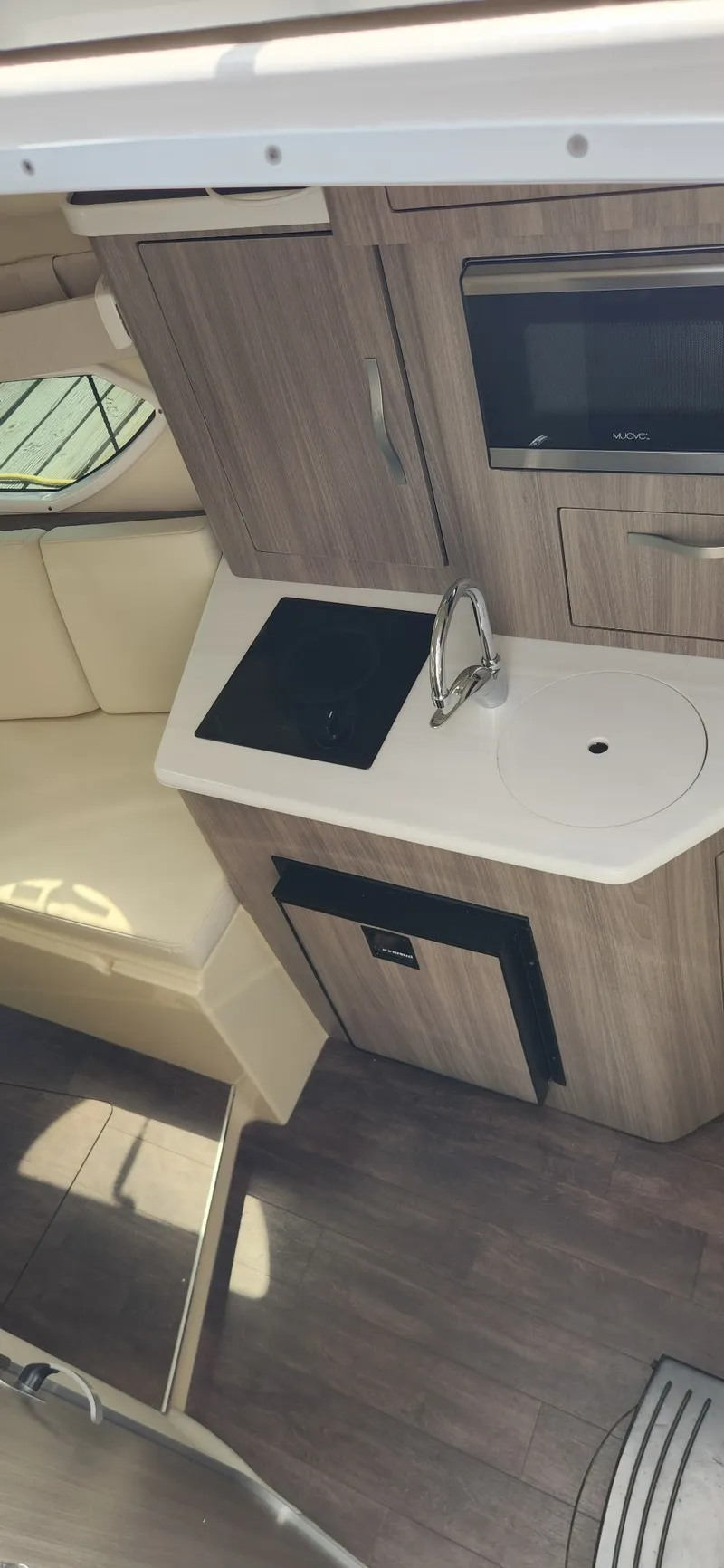 Slide: The Image of Regal 28 Express 2020 - 12