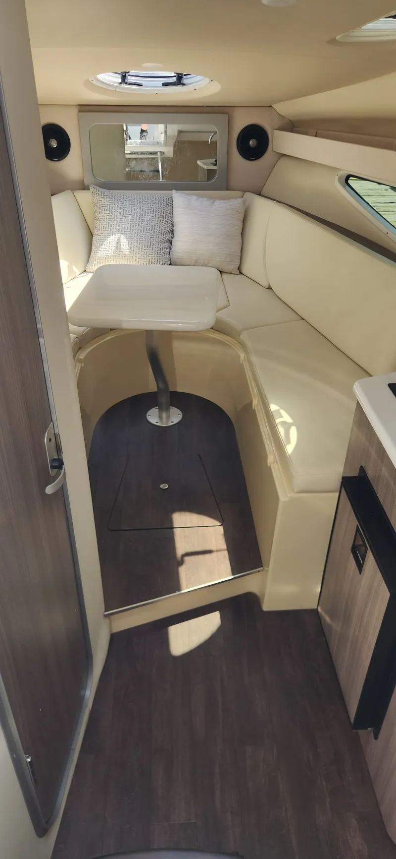 Slide: The Image of Regal 28 Express 2020 - 18