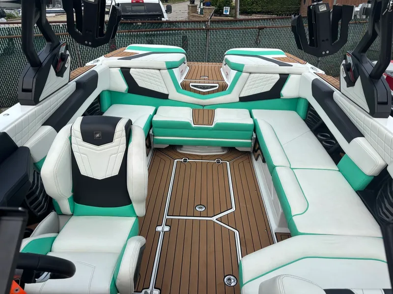 Slide: The Image of Nautique Super Air G23 2021 - 1