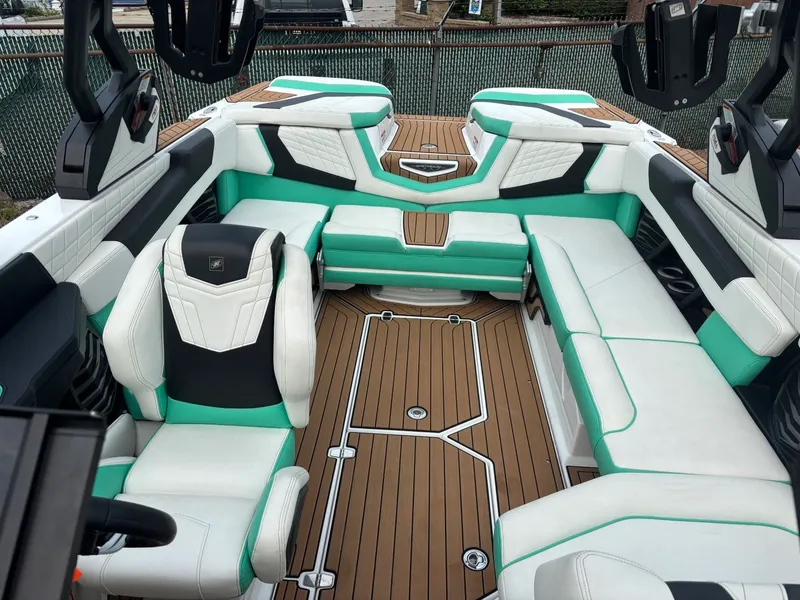 Slide: The Image of Nautique Super Air G23 2021 - 27