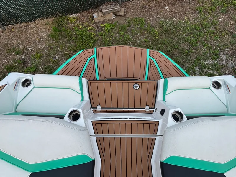 Slide: The Image of Nautique Super Air G23 2021 - 12