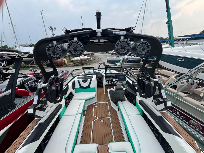 Slide: The Image of Nautique Super Air G23 2021 - 14