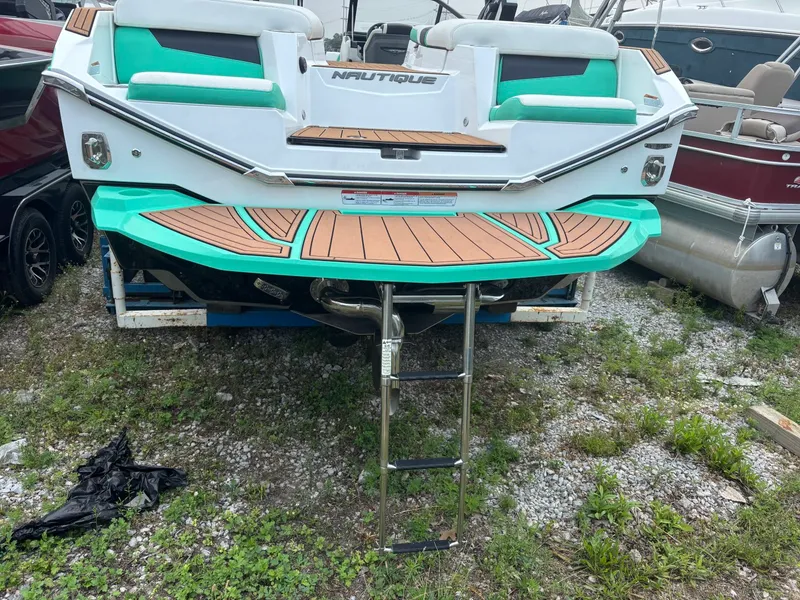 Slide: The Image of Nautique Super Air G23 2021 - 10