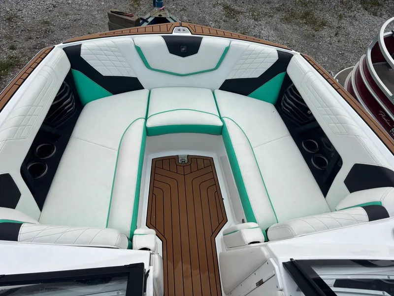 Slide: The Image of Nautique Super Air G23 2021 - 3