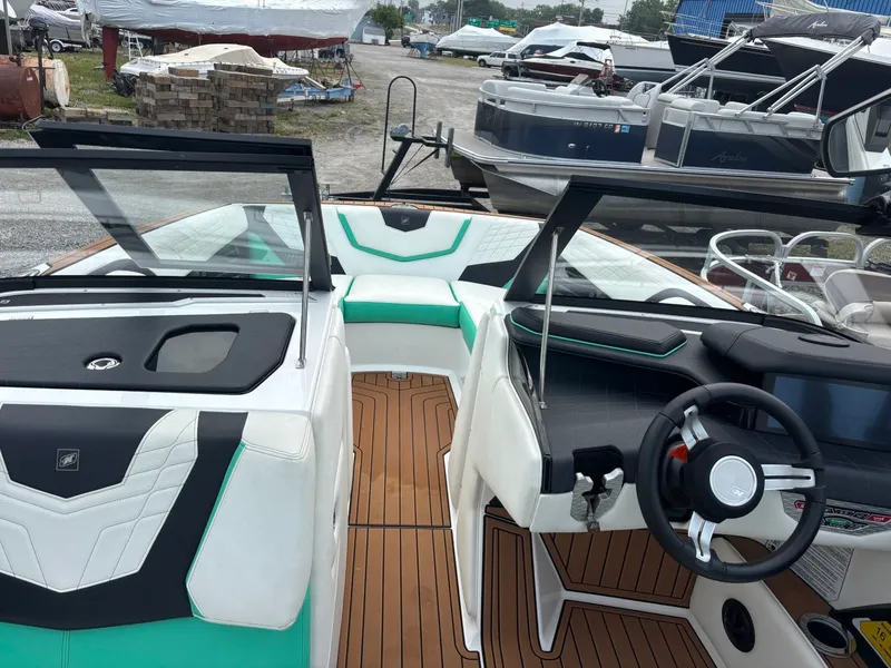 Slide: The Image of Nautique Super Air G23 2021 - 9
