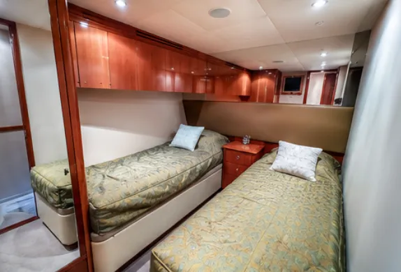 Slide: The Image of Hatteras 68 Convertible 2007 - 14