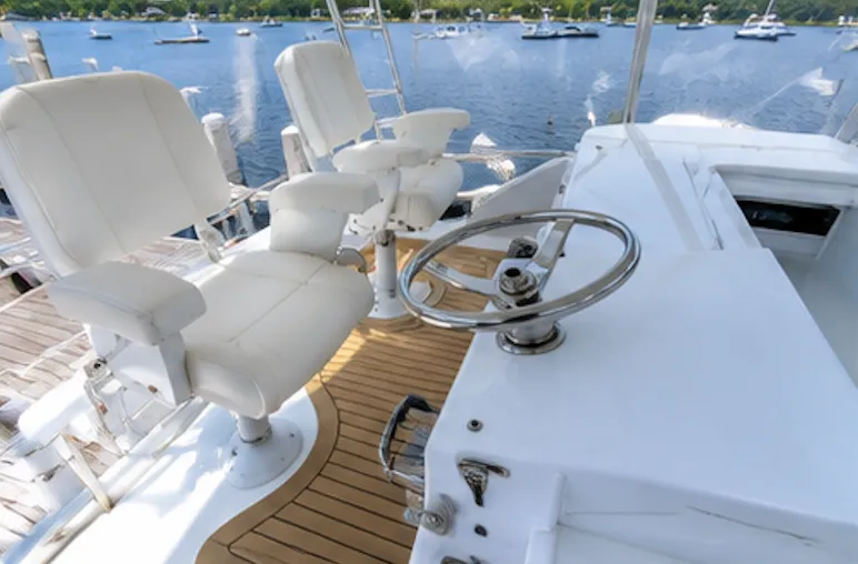 Slide: The Image of Hatteras 68 Convertible 2007 - 10