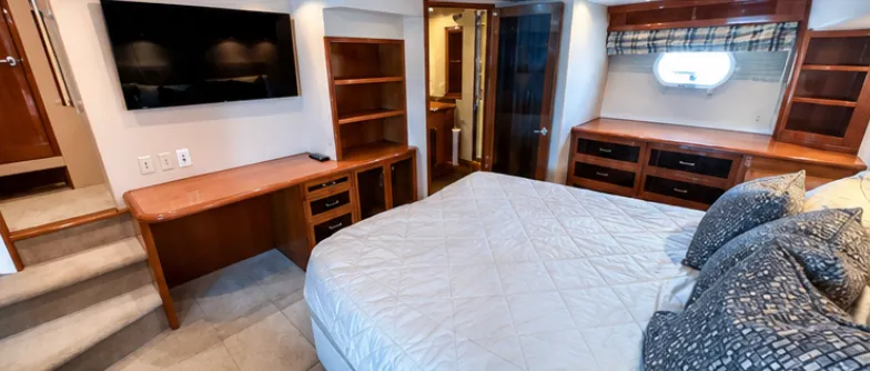 Slide: The Image of Hatteras 68 Convertible 2007 - 18